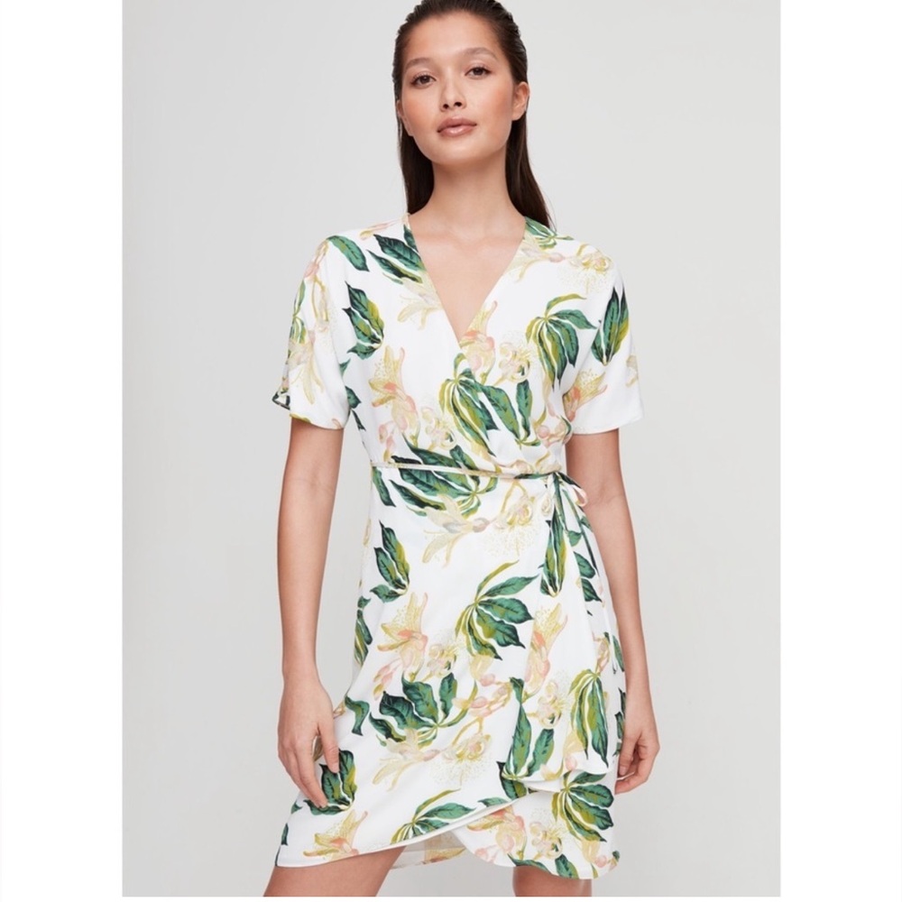 NEW NWT Aritzia Babaton Wallace Wrap Dress